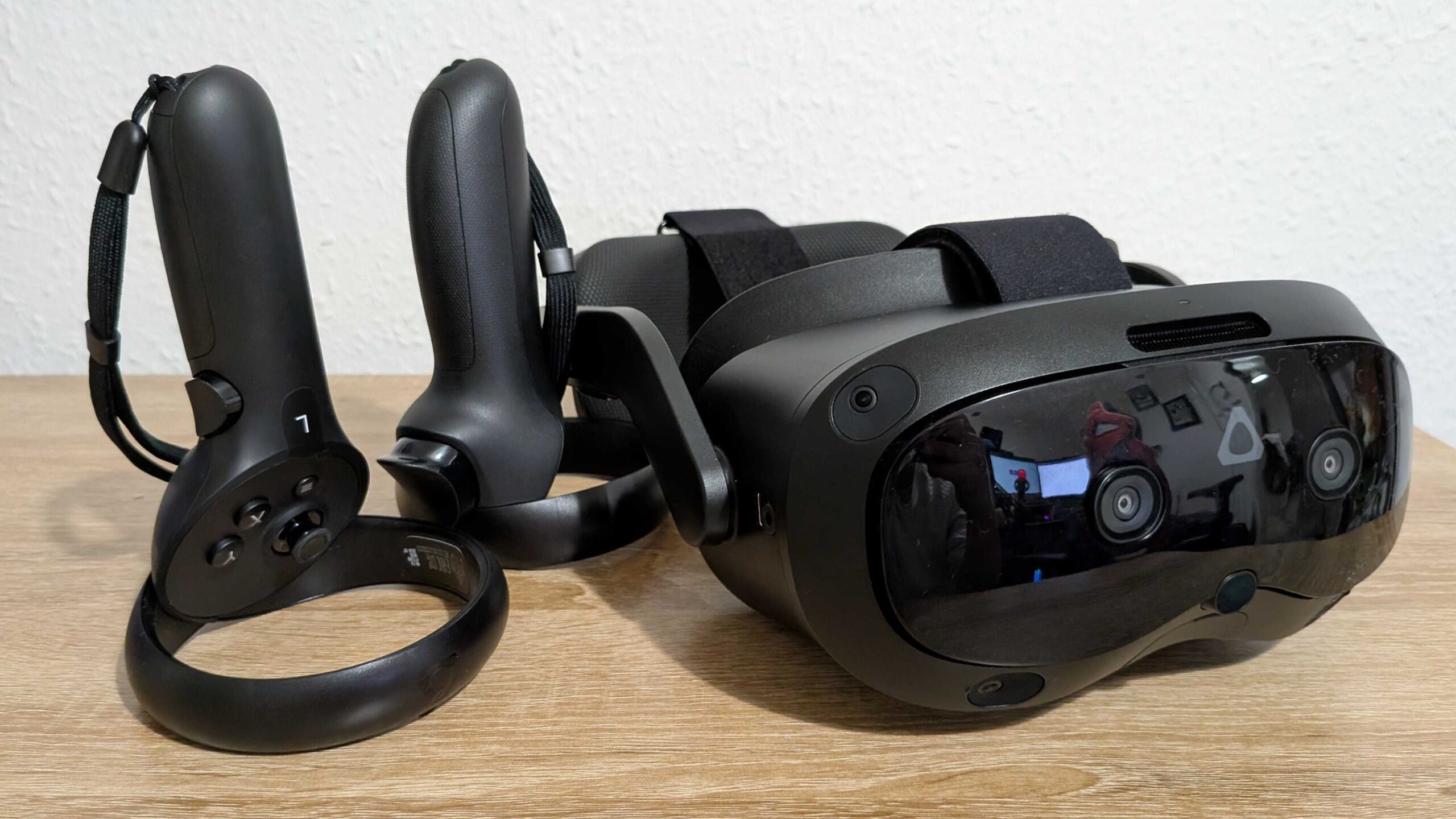 htc-vive-focus-vision-review:-i-had-high-hopes-for-this-hybrid-vr-headset,-but-it-left-me-wanting-more