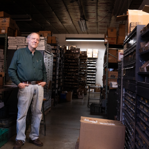 meet-the-man-keeping-hope,-and-70-year-old-pinball-machines,-alive