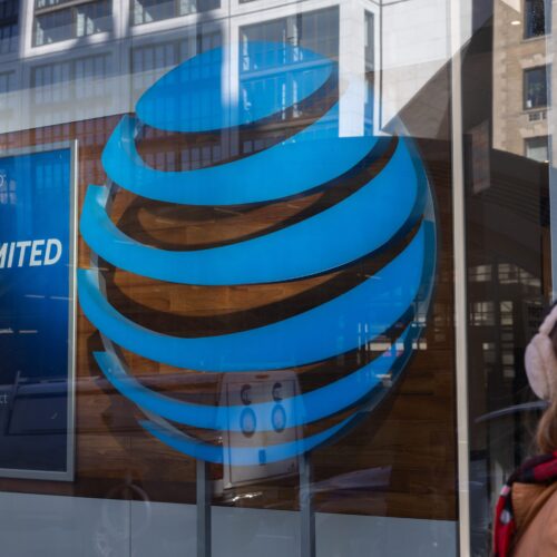 After embarrassing blunder, AT&T promises bill credits for future outages