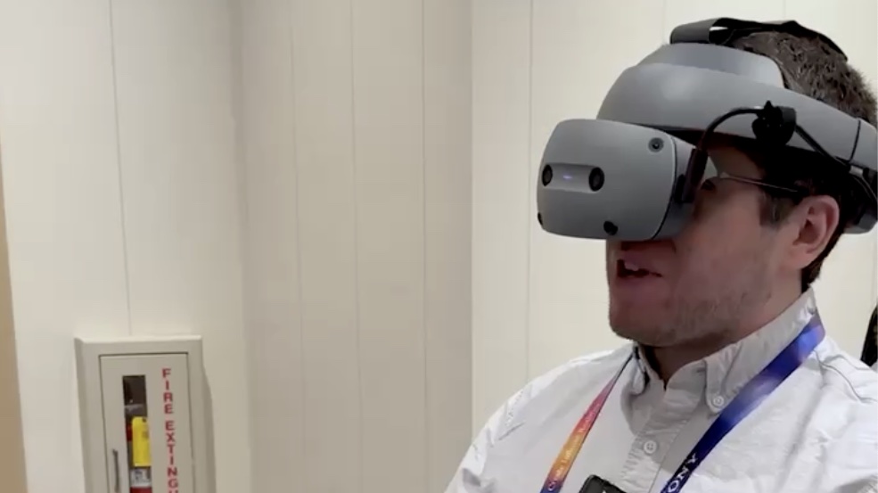 i-tried-sony’s-xyn-3d-headset-prototype-with-a-unique-mixed-reality-feature,-and-it’s-a-blast-to-build-worlds-in-it