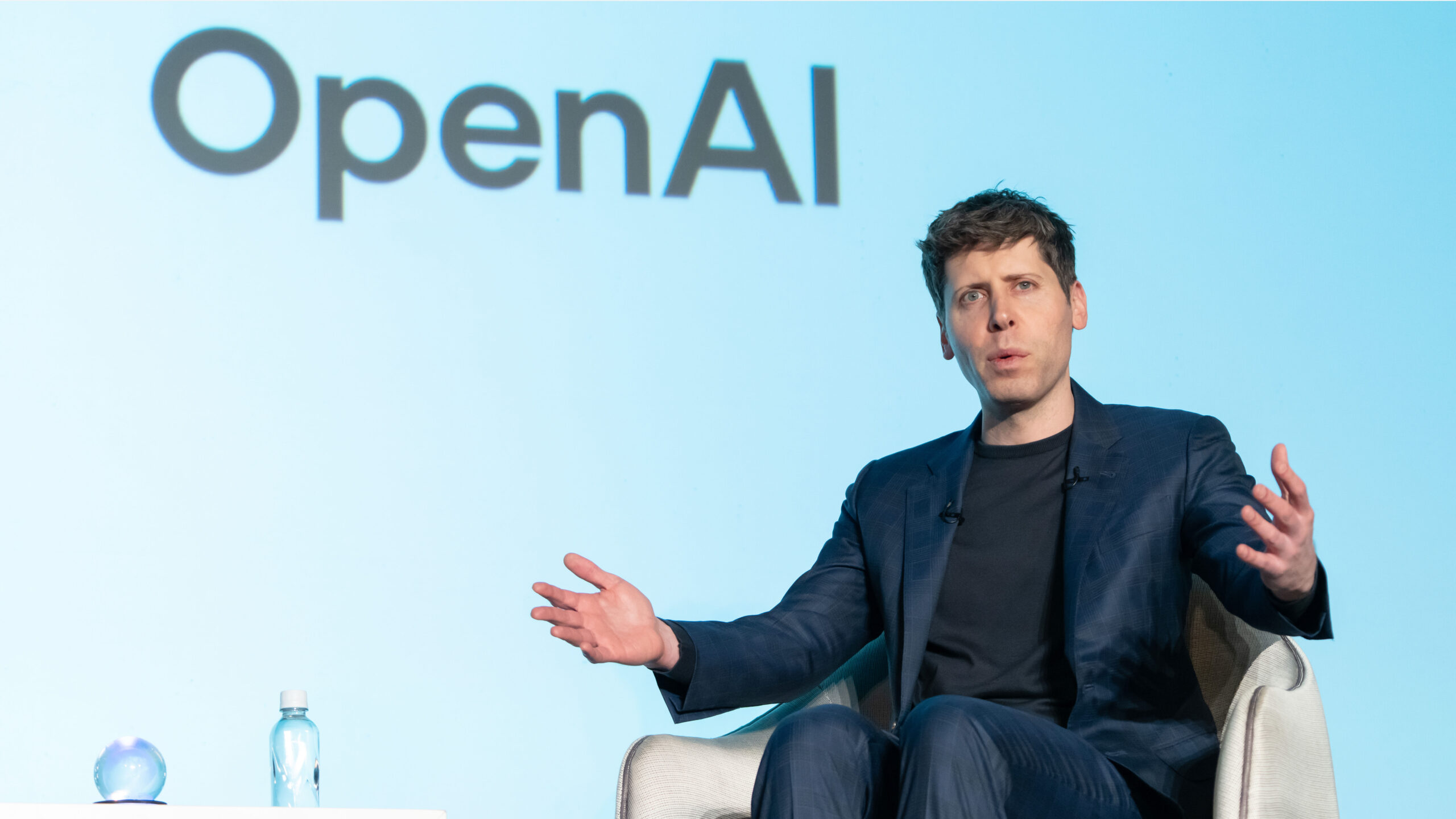 sam-altman-says-ai-is-progressing-faster-than-moore’s-law-as-he-predicts-agi-is-‘coming-into-view’,-and-it’s-leaving-me-worried-about-the-future