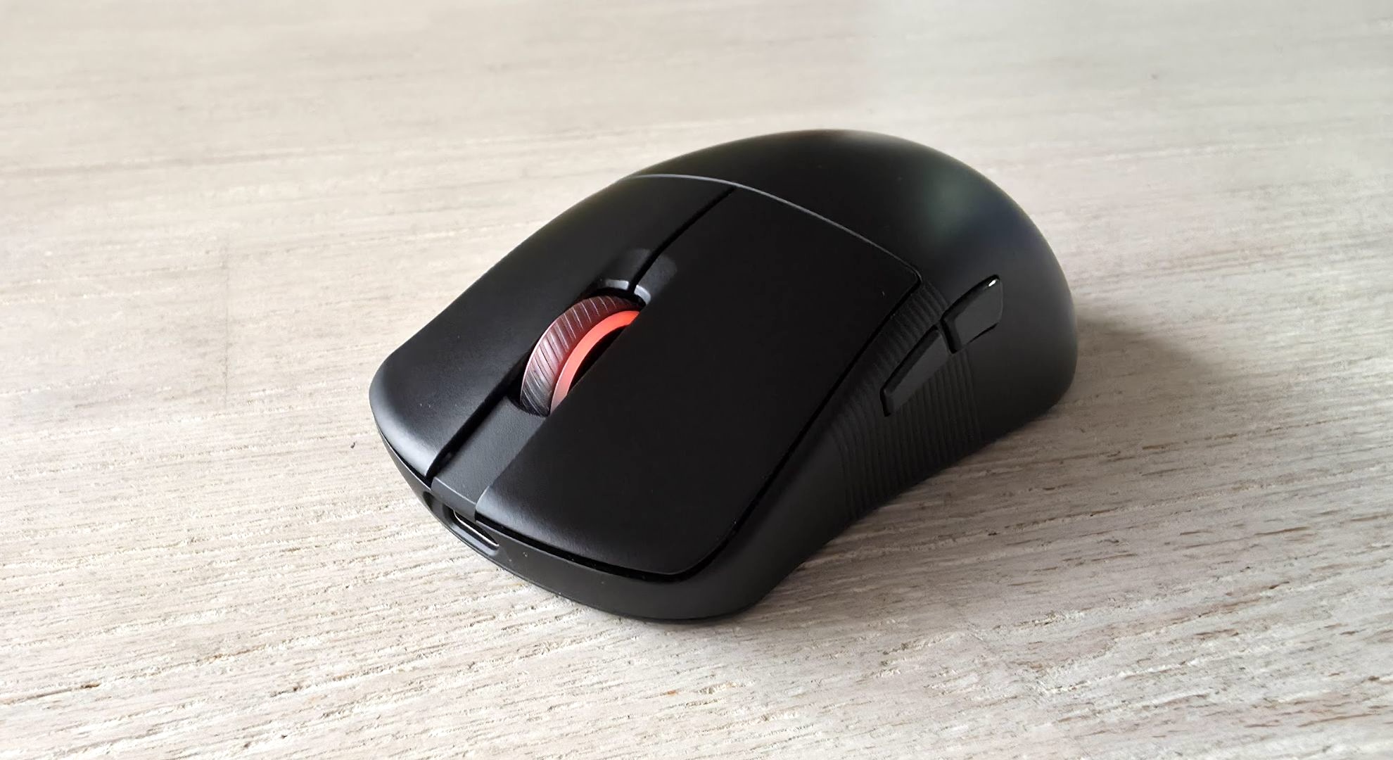 the-asus-rog-harpe-ace-mini-might-be-small,-but-few-mice-have-impressed-me-this-much