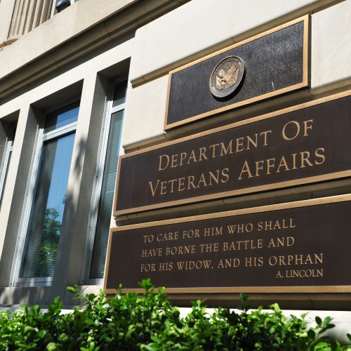 doge-used-flawed-ai-tool-to-“munch”-veterans-affairs-contracts