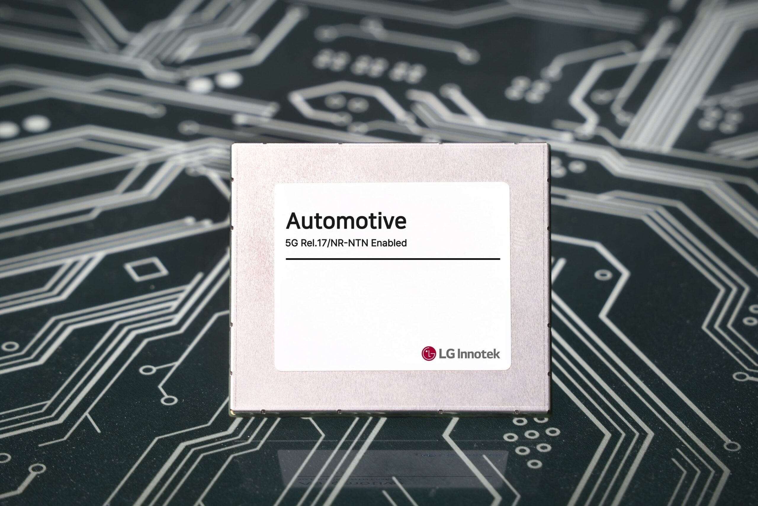 lg-innotek-unveils-world’s-first-automotive-5g-broadband-satellite-communication-module