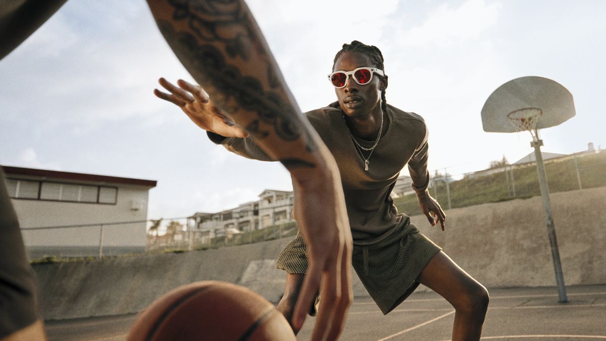 i-adore-my-meta-ray-bans,-but-these-new-oakley-smart-glasses-are-making-me-jealous