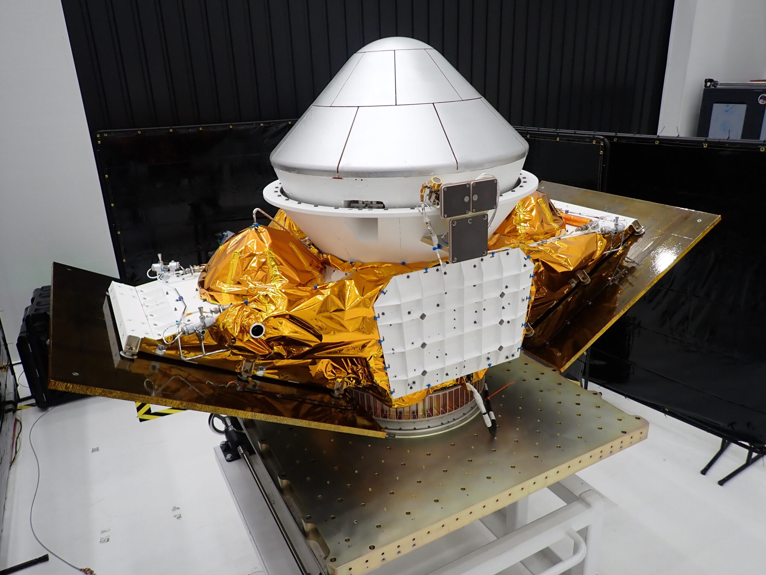 varda-space-industries-launches-w-4-with-the-faa’s-first-ever-reentry-vehicle-operator-license-and-debuts-an-in-house-satellite-bus