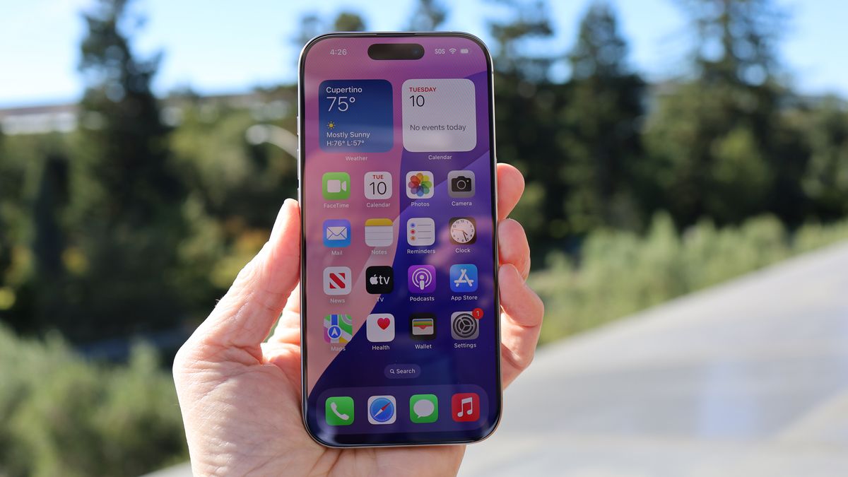 I tried iOS 26’s best new AI tool, and now conversing with my Italian in-laws is a breeze
