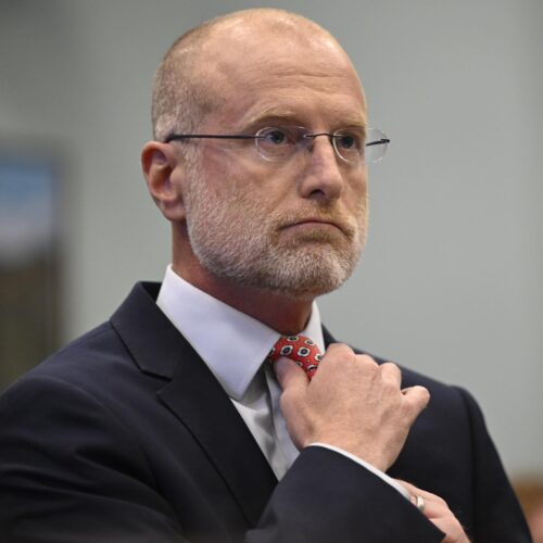 fcc-chair-decides-inmates-and-their-families-must-keep-paying-high-phone-prices