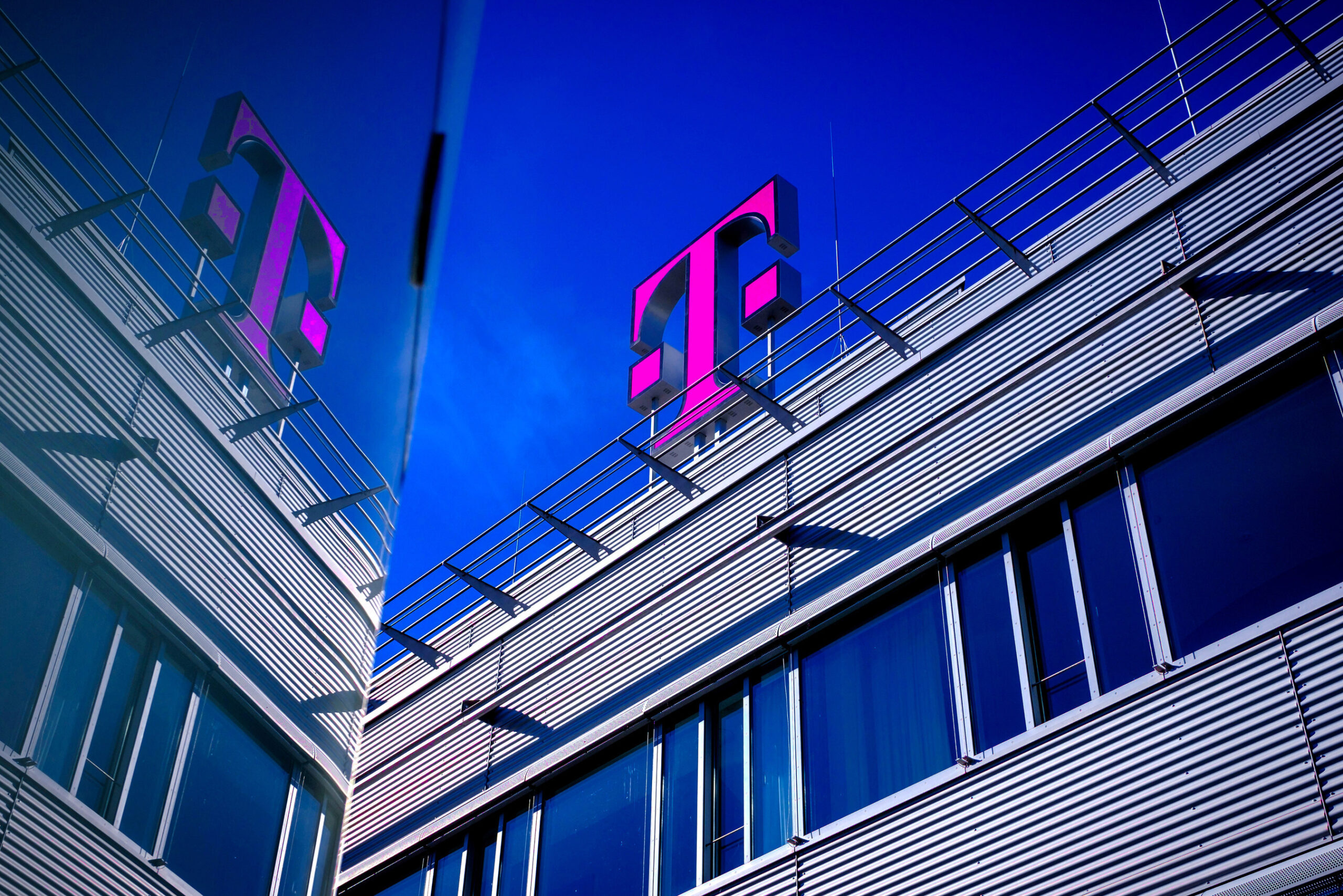 deutsche-telekom-selects-ibm-concert-to-accelerate-it-processes-with-ai-powered-automation