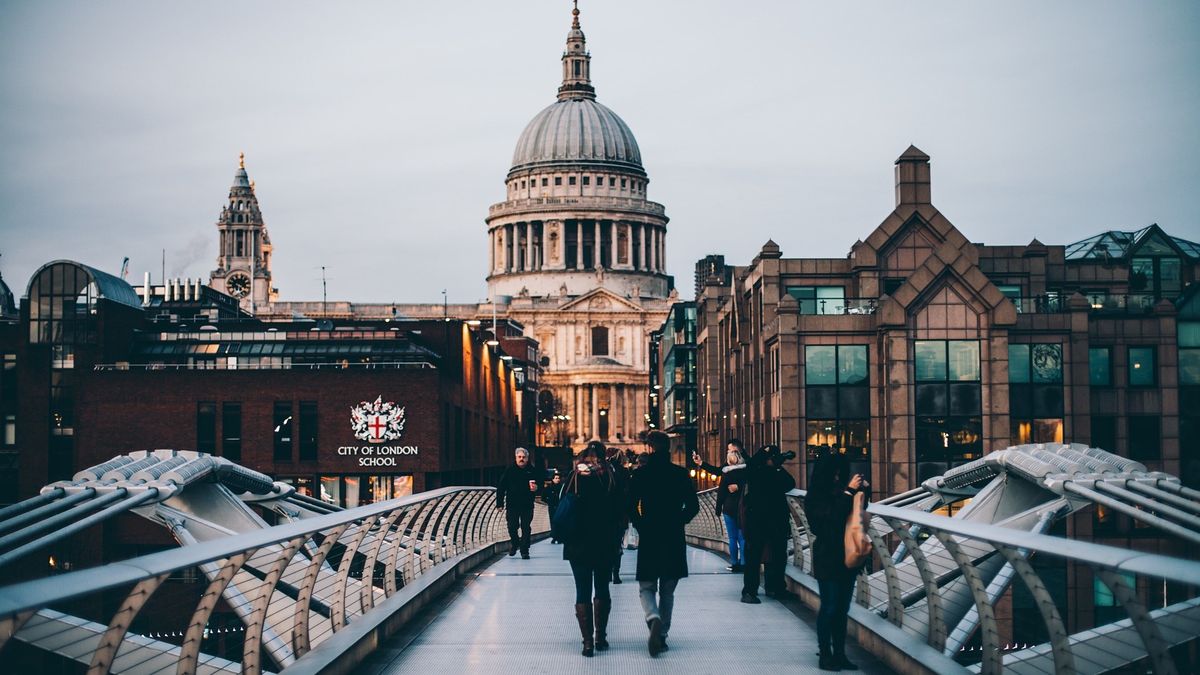 i-asked-ai-to-plan-the-perfect-day-in-london-–-here’s-what-it-got-right-and-hilariously-wrong