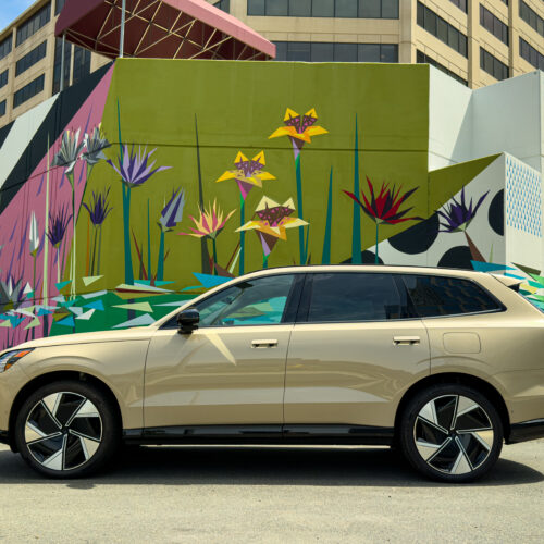 2025-volvo-ex90:-a-low-key-luxury-electric-suv