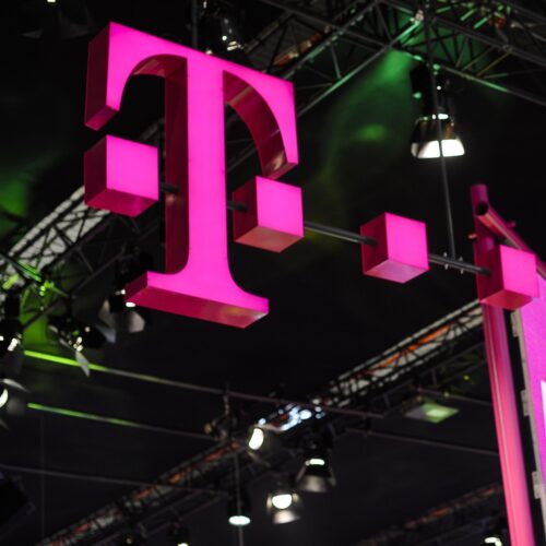 t-mobile-follows-orders-from-trump-fcc,-ends-dei-to-get-two-mergers-approved