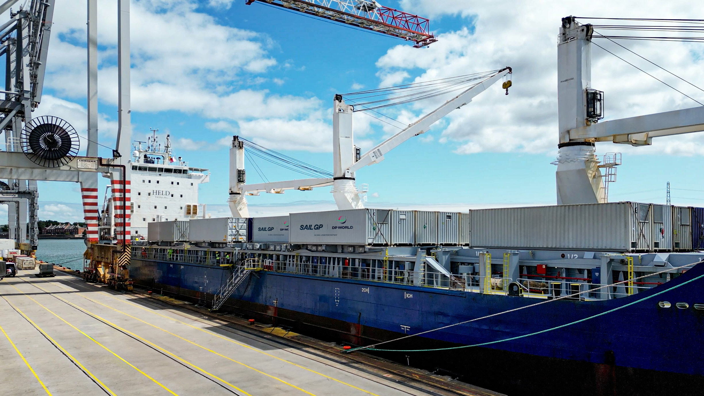 dp-world-delivers-sailgp-fleet-to-port-targeting-net-zero-status
