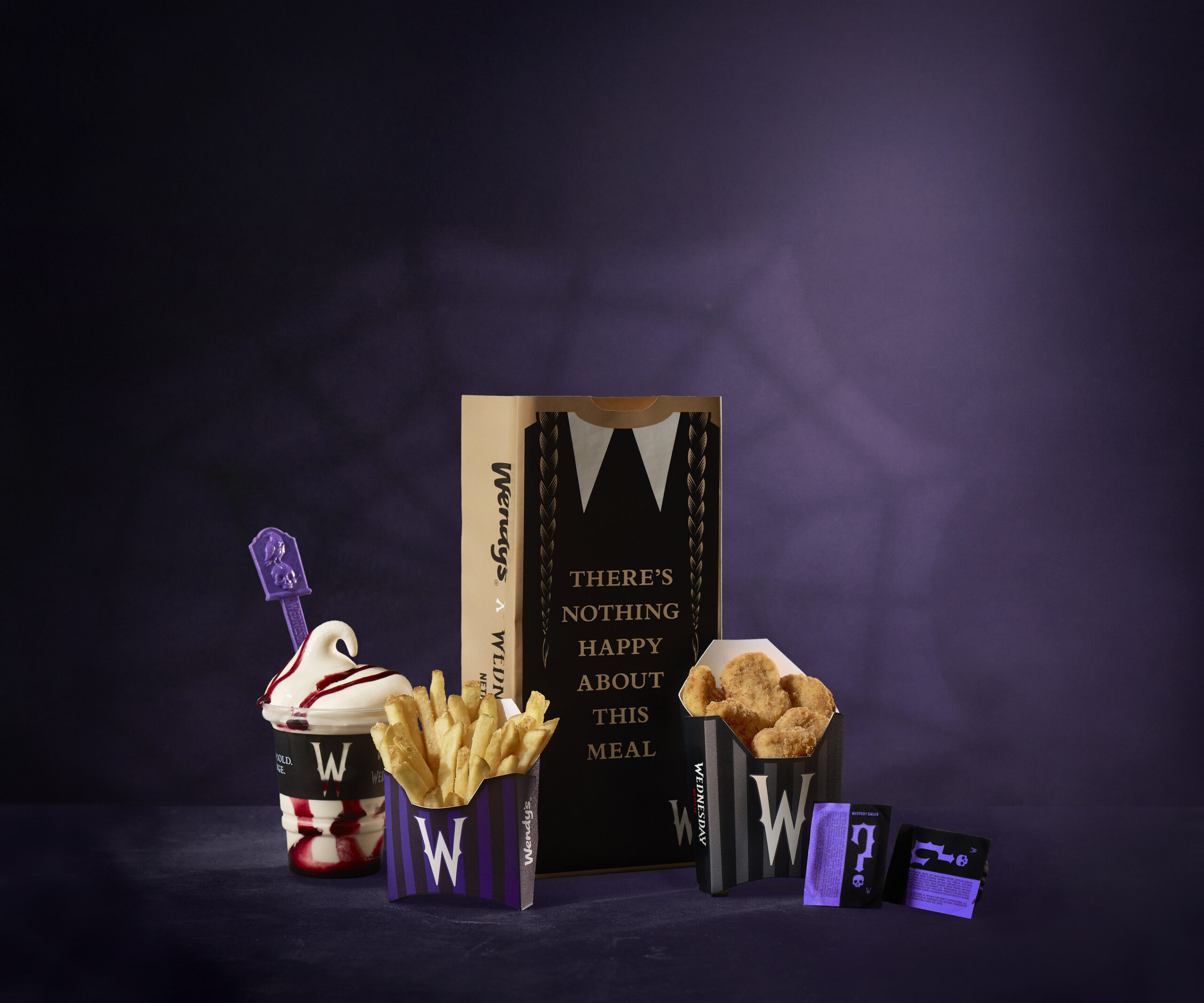 no-hay-nada-feliz-en-esta-comida:-wendy’s-y-wednesday-de-netflix-preparan-la-“meal-of-misfortune”