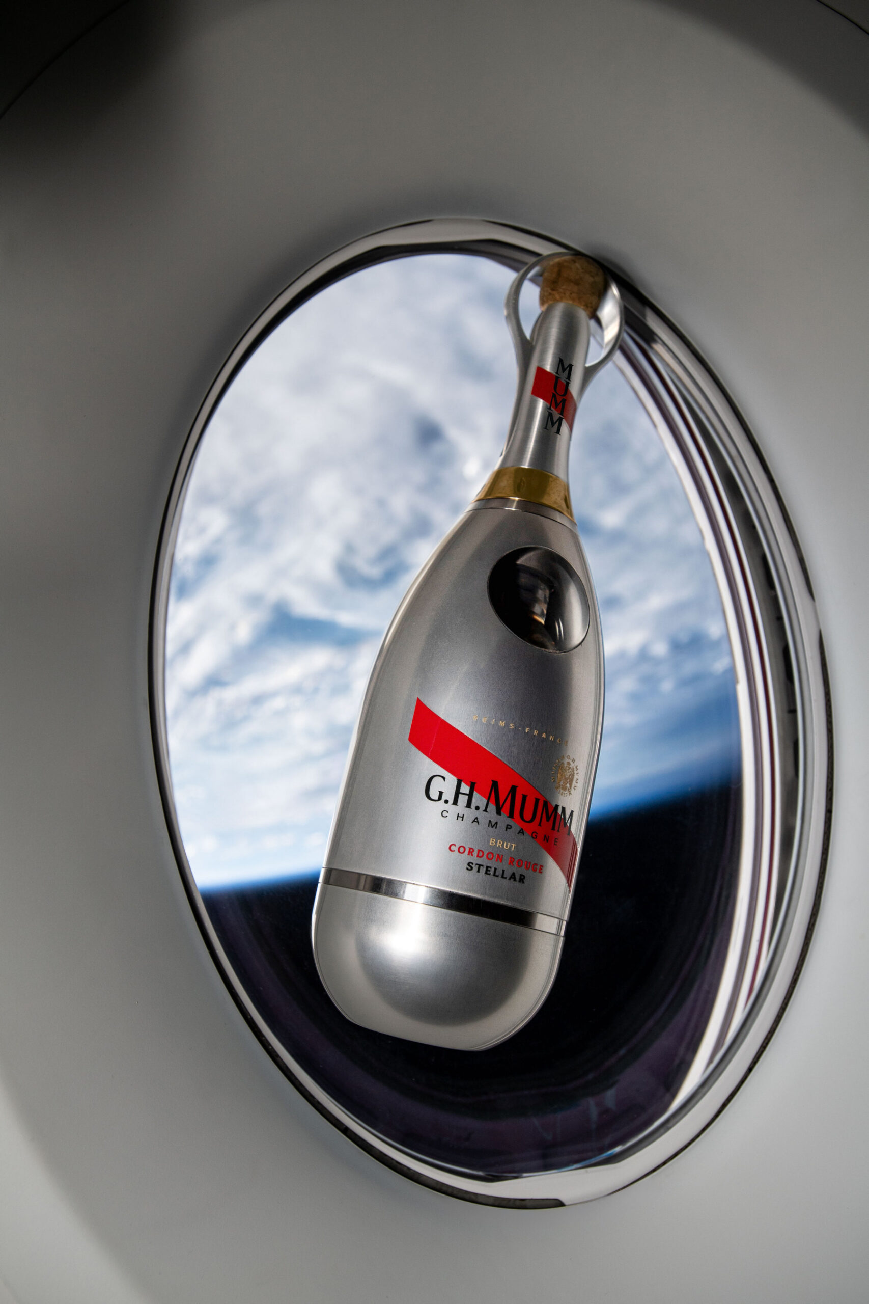mumm-cordon-rouge-stellar-lleva-el-champan-al-espacio
