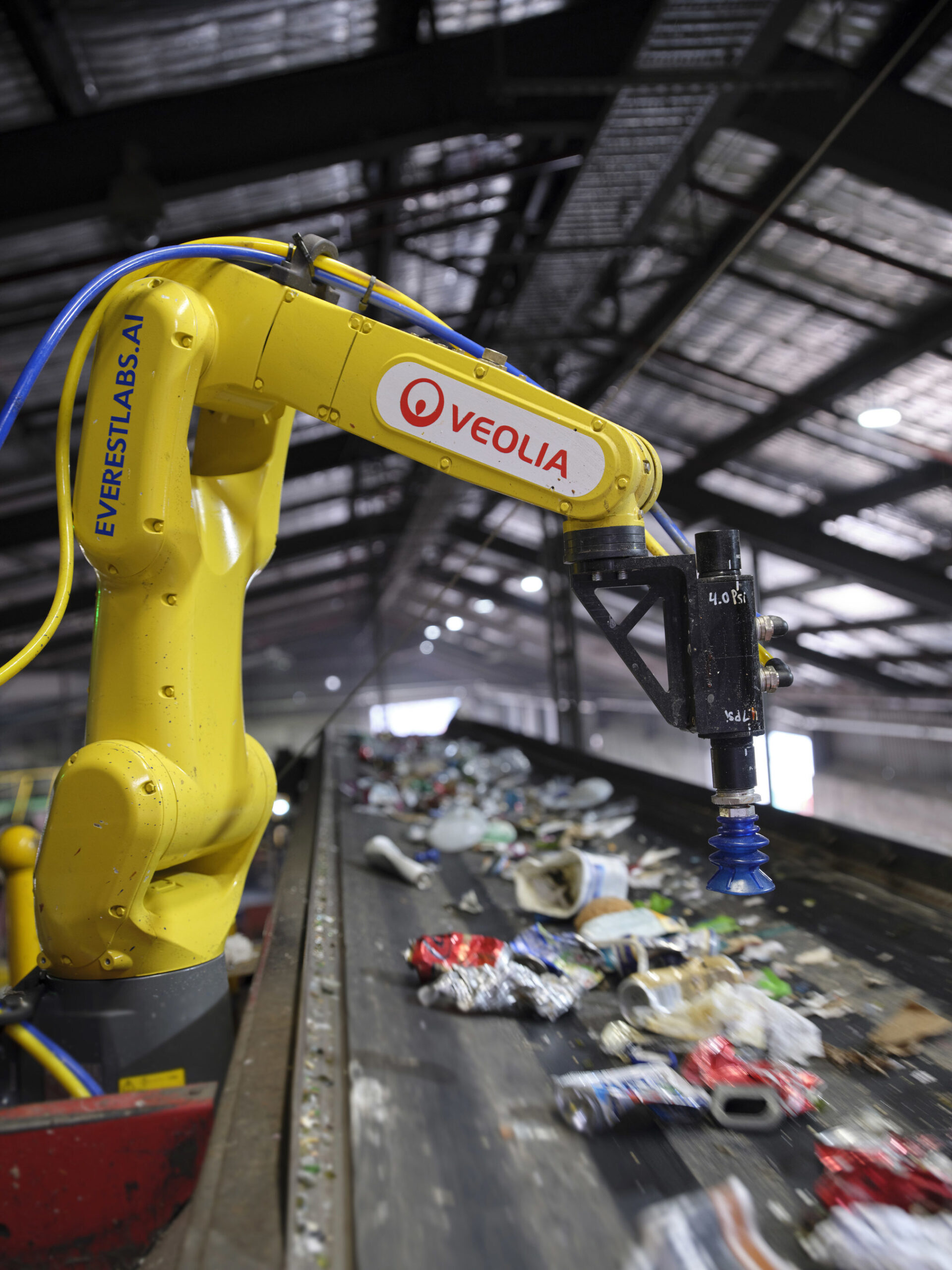 veolia-adds-everestlabs’-ai-powered-recycling-robotics-in-first-international-deployment
