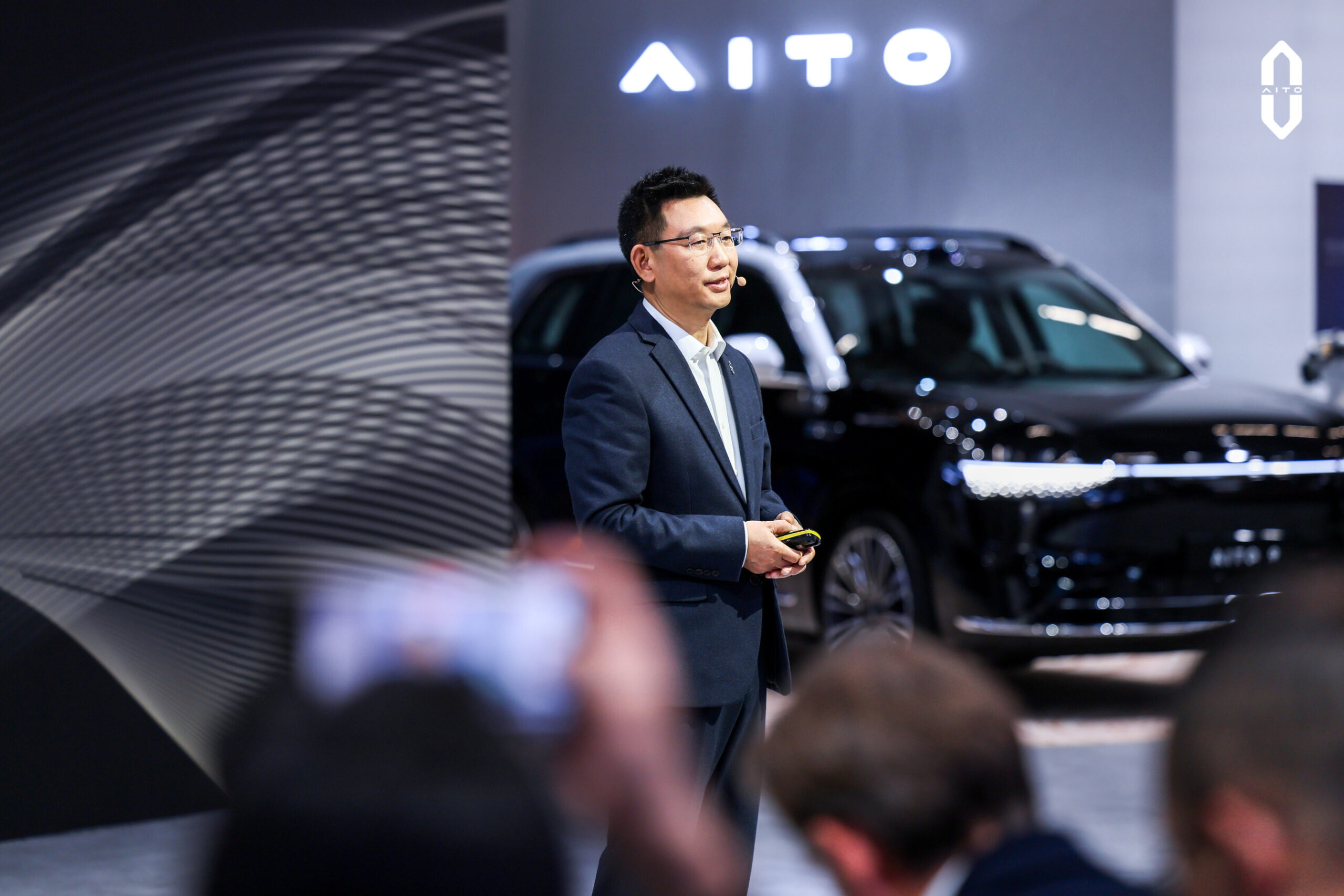 „novy-luxus”-pre-inteligentnu-eru:-aito-predstavuje-svoj-globalny-sortiment-na-veltrhu-iaa-mobility-2025