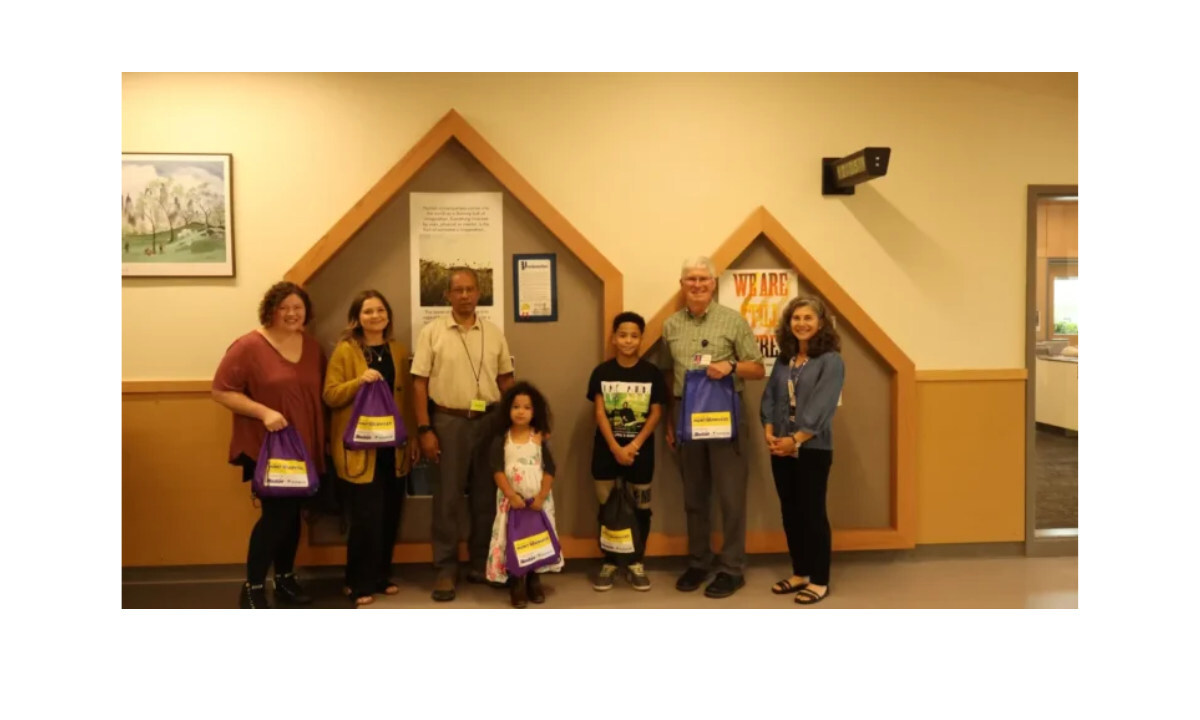 hunt’s-services-donates-250-free-school-supply-kits-to-tacoma-students