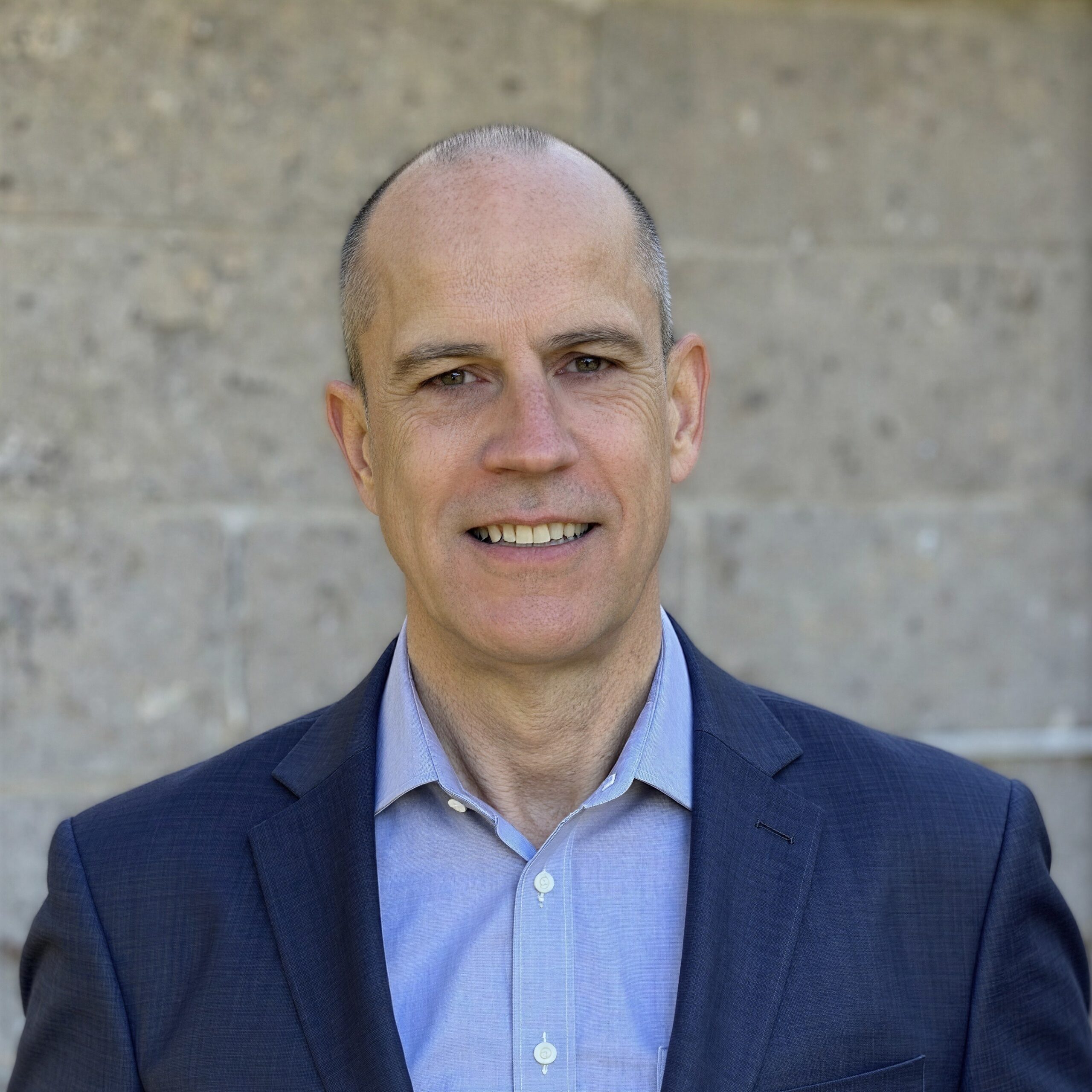 yoobic-strengthens-executive-team-with-appointment-of-iain-chidgey-as-chief-revenue-officer-to-accelerate-ongoing-global-growth