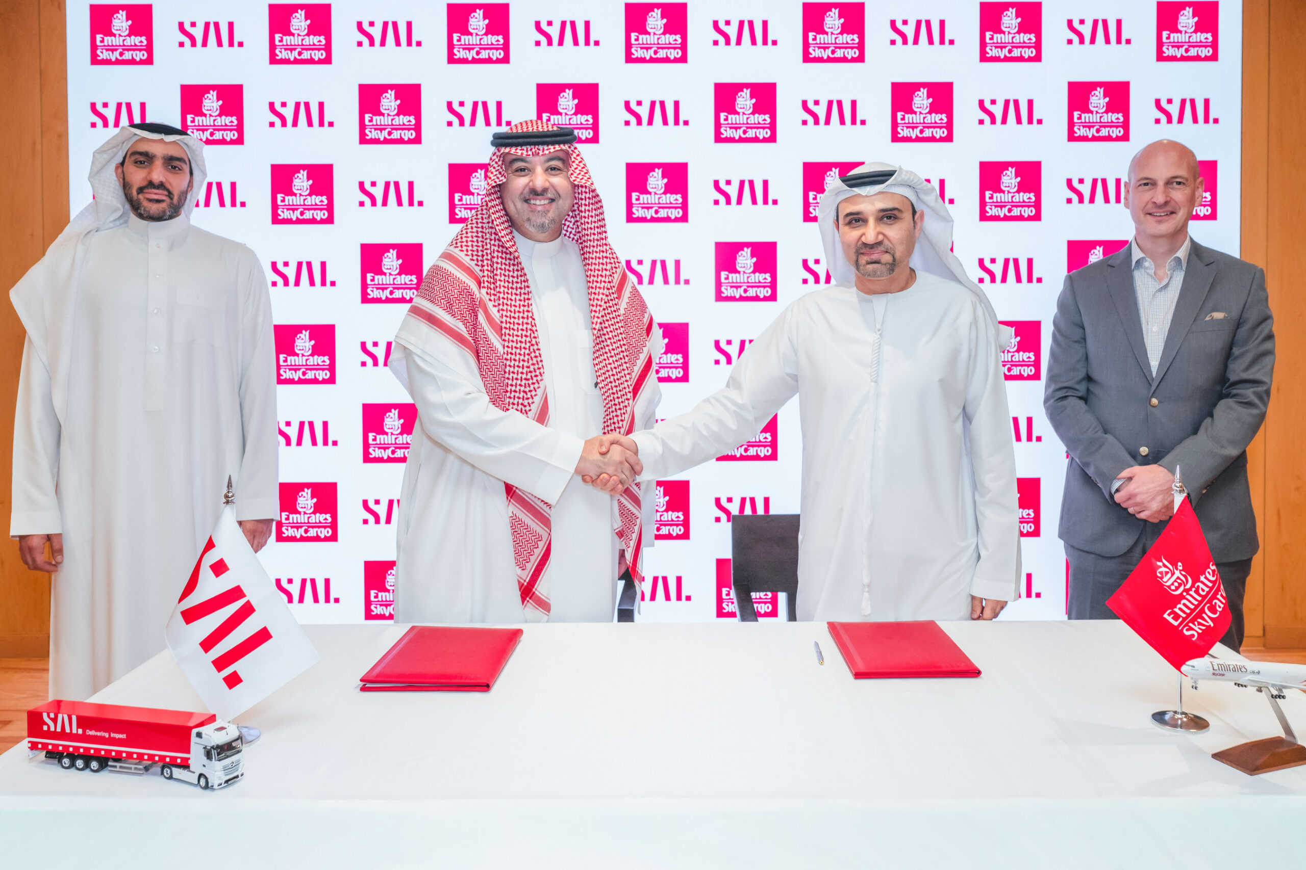 sal-and-emirates-skycargo-renew-partnership-to-enhance-ground-handling-and-cargo-services-in-the-kingdom