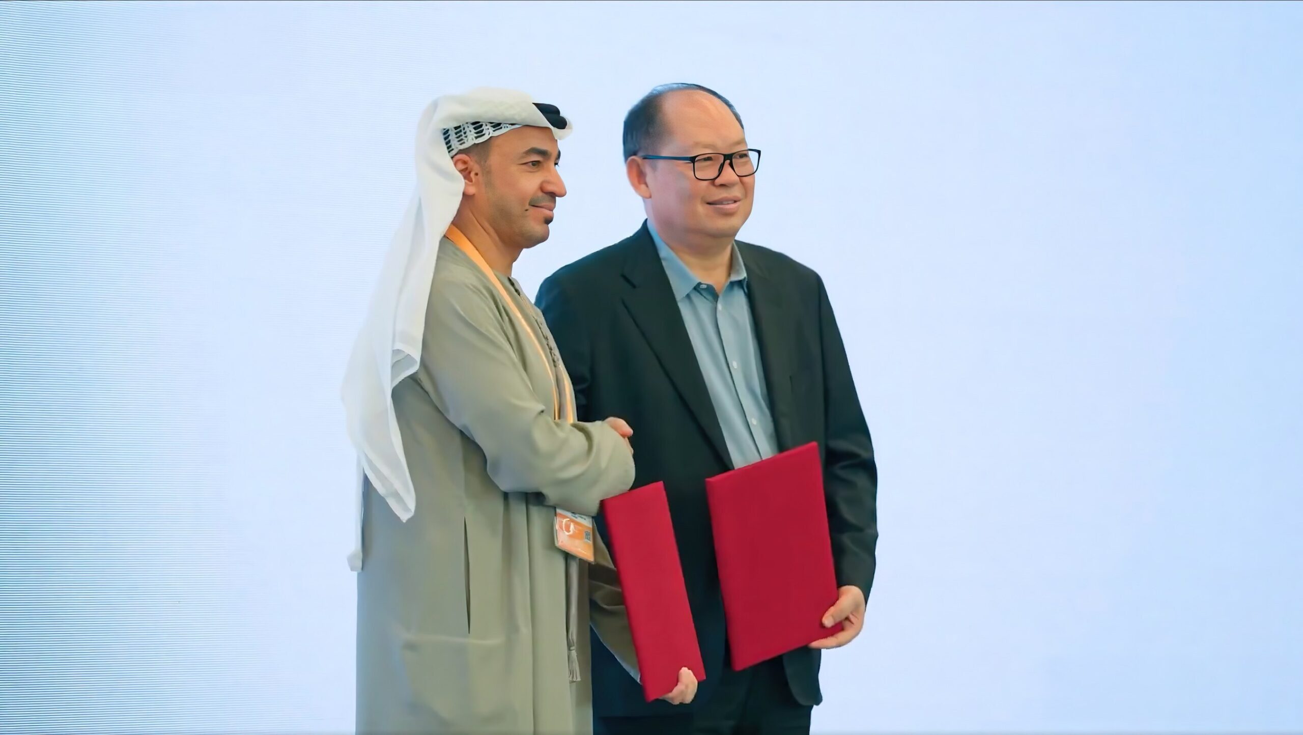 theyab-bin-mohamed-bin-zayed-ist-bei-der-unterzeichnung-der-joint-venture-vereinbarung-zwischen-silal-und-svg-auf-der-china-international-import-expo-2025-zugegen
