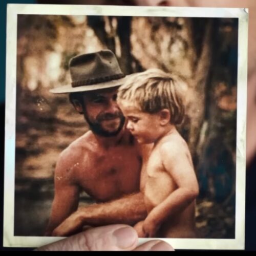 chris-hemsworth-and-dad-fight-alzheimer’s-with-a-trip-down-memory-lane