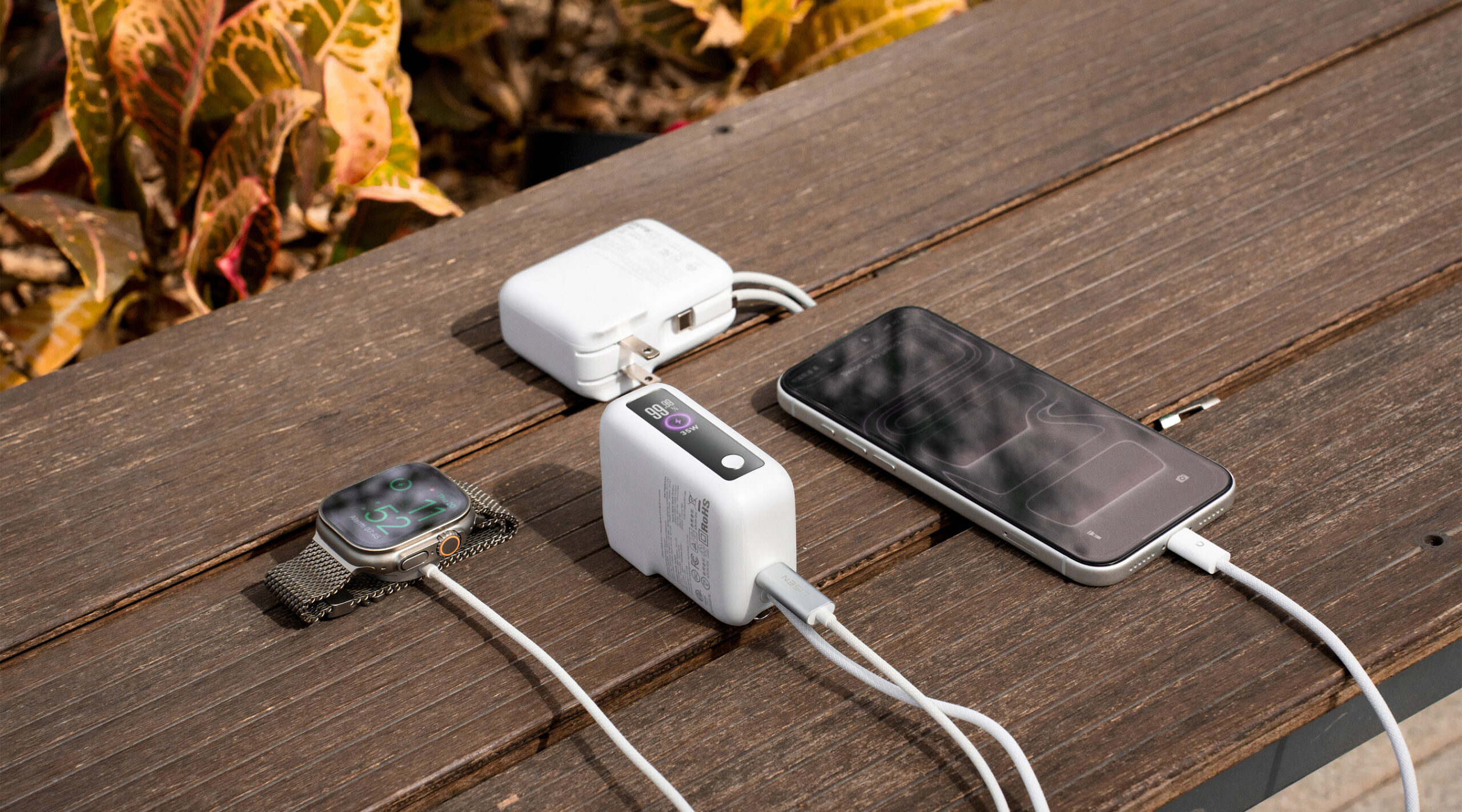 lisen-officially-launched-its-latest-3-in-1-35w-fast-travel-charger-on-amazon