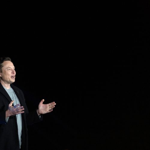 after-years-of-resisting-it,-spacex-now-plans-to-go-public.-why?