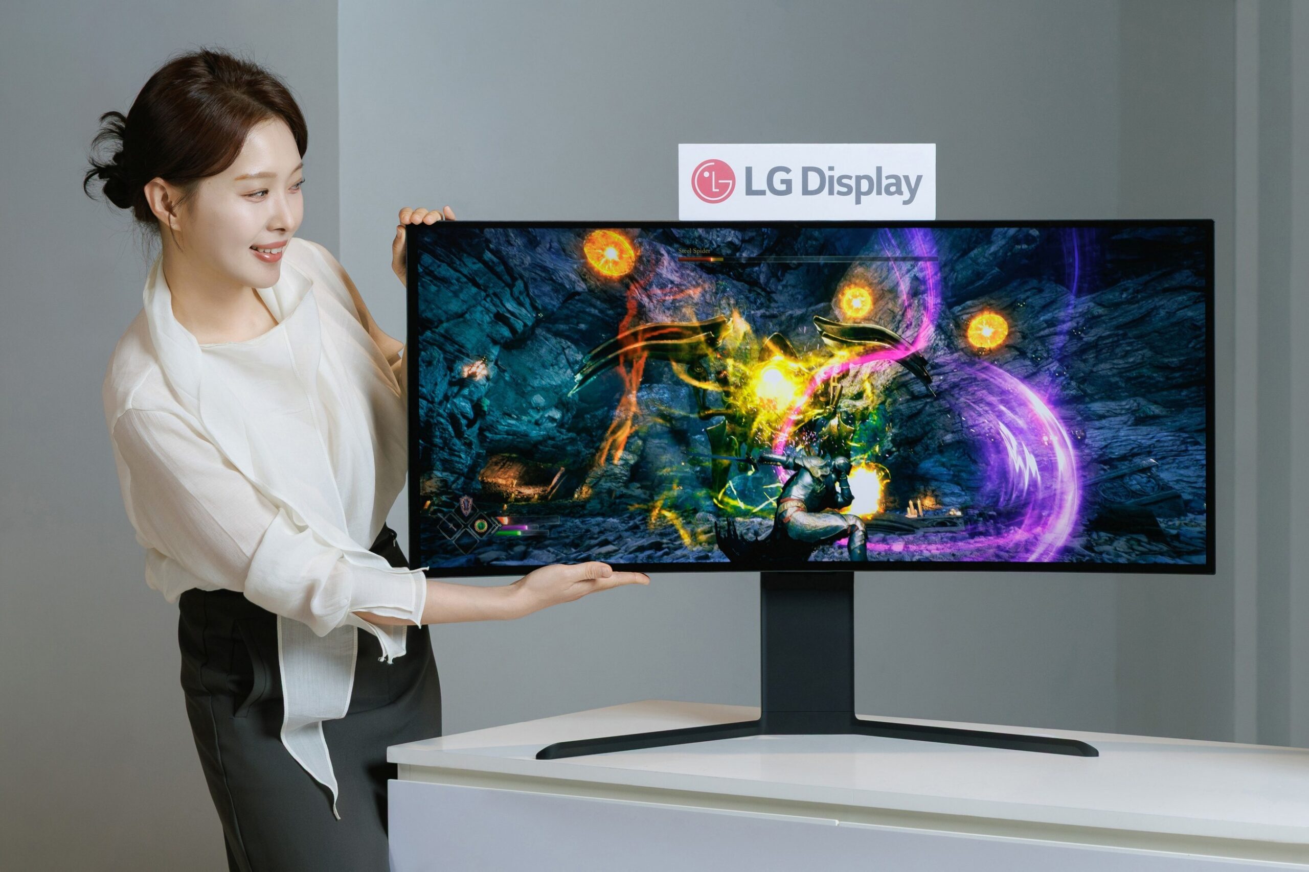 lg-display-showcases-wide-lineup-of-world-first,-leading-oled-monitors