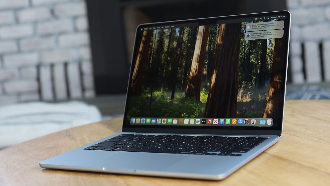 we-have-more-rumored-details-for-apple’s-cheaper-macbook-–-and-it-could-be-out-soon