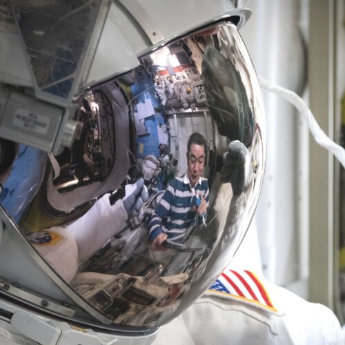 a-crew-member’s-“medical-concern”-foils-a-planned-spacewalk-outside-the-iss