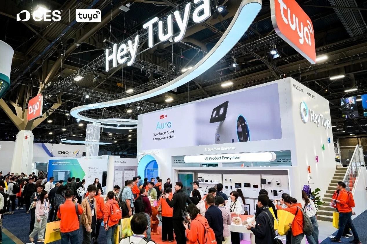 tuya-smart-lanza-aura,-un-robot-acompanante-con-ia-disenado-para-mascotas