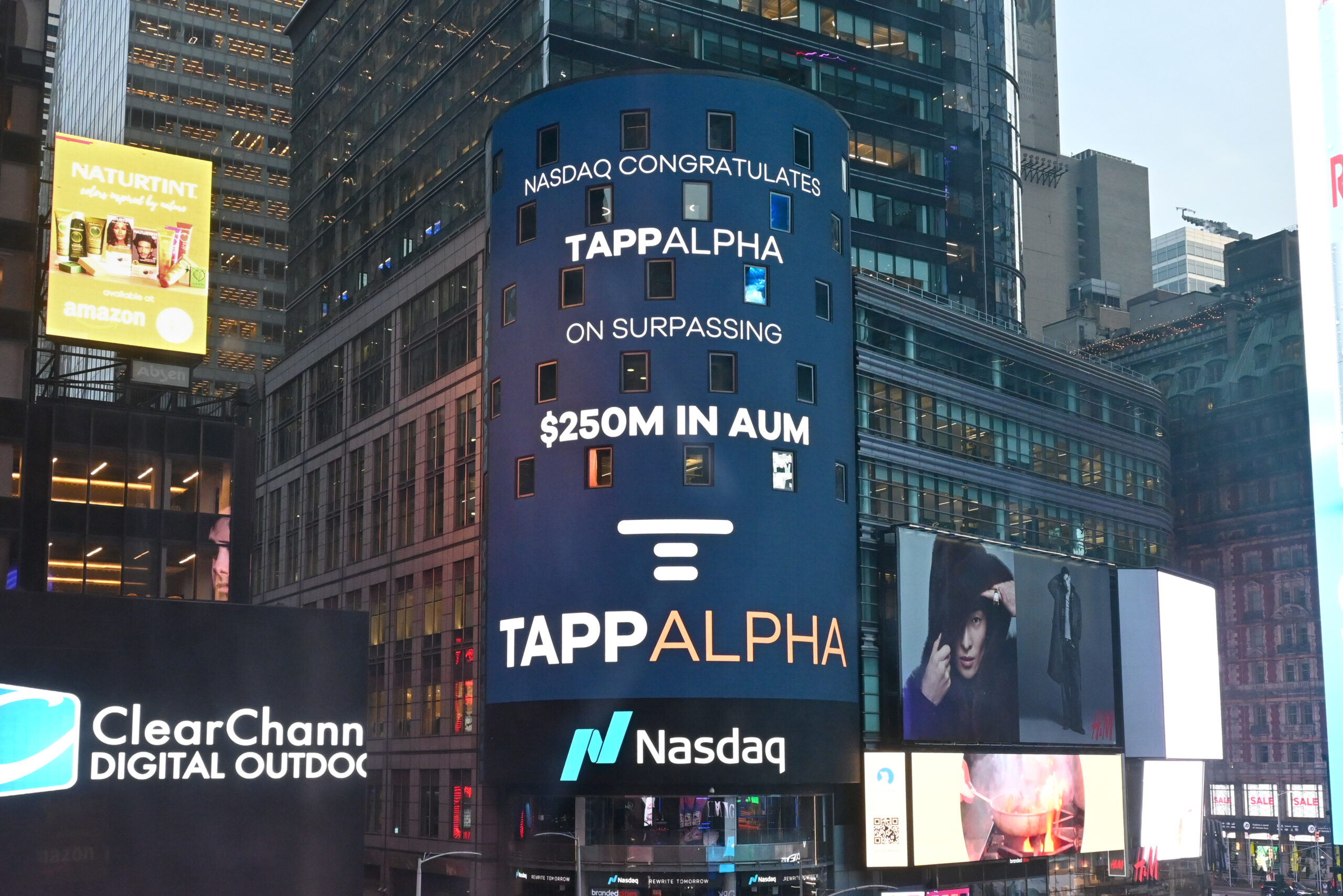 from-$100m-to-$250m-in-3-months:-tappalpha’s-rapid-growth-continues-as-it-looks-to-define-growth-+-income-investing