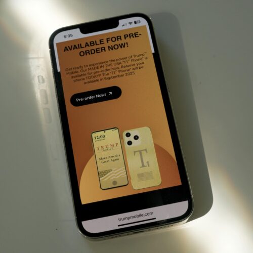 six-months-later,-trump-mobile-still-hasn’t-delivered-preordered-phones