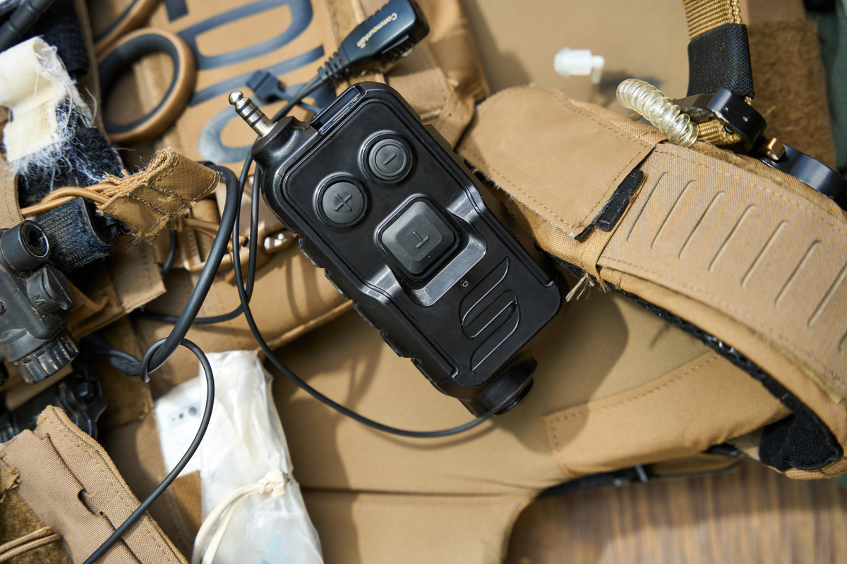 lynq-launches-raventalk-at-shot-show,-redefining-secure,-infrastructure-free-communications