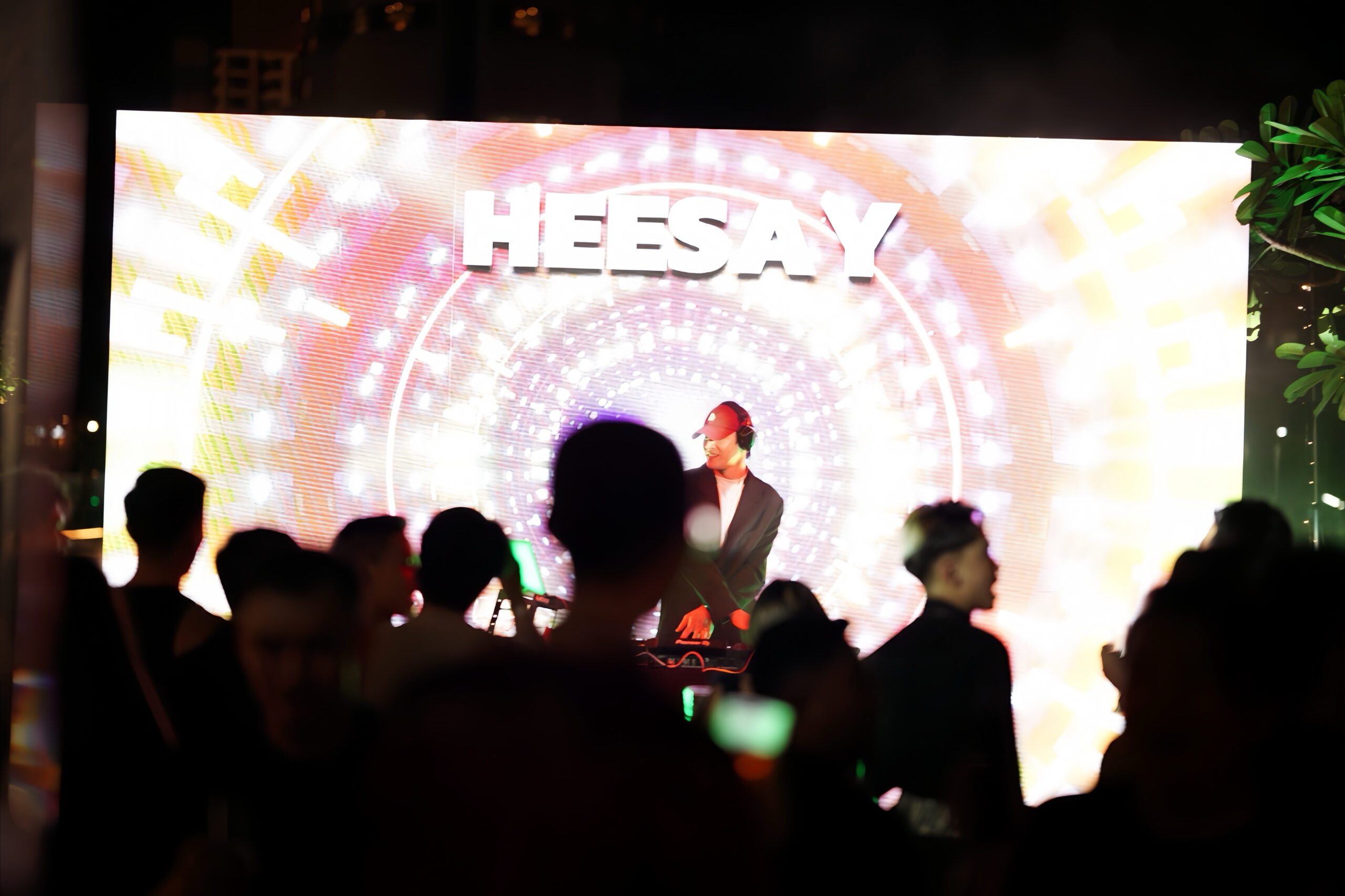 heesay-hosts-annual-gala-in-bangkok,-celebrating-lgbtq+-diversity-with-‘gentlemen-in-glam’
