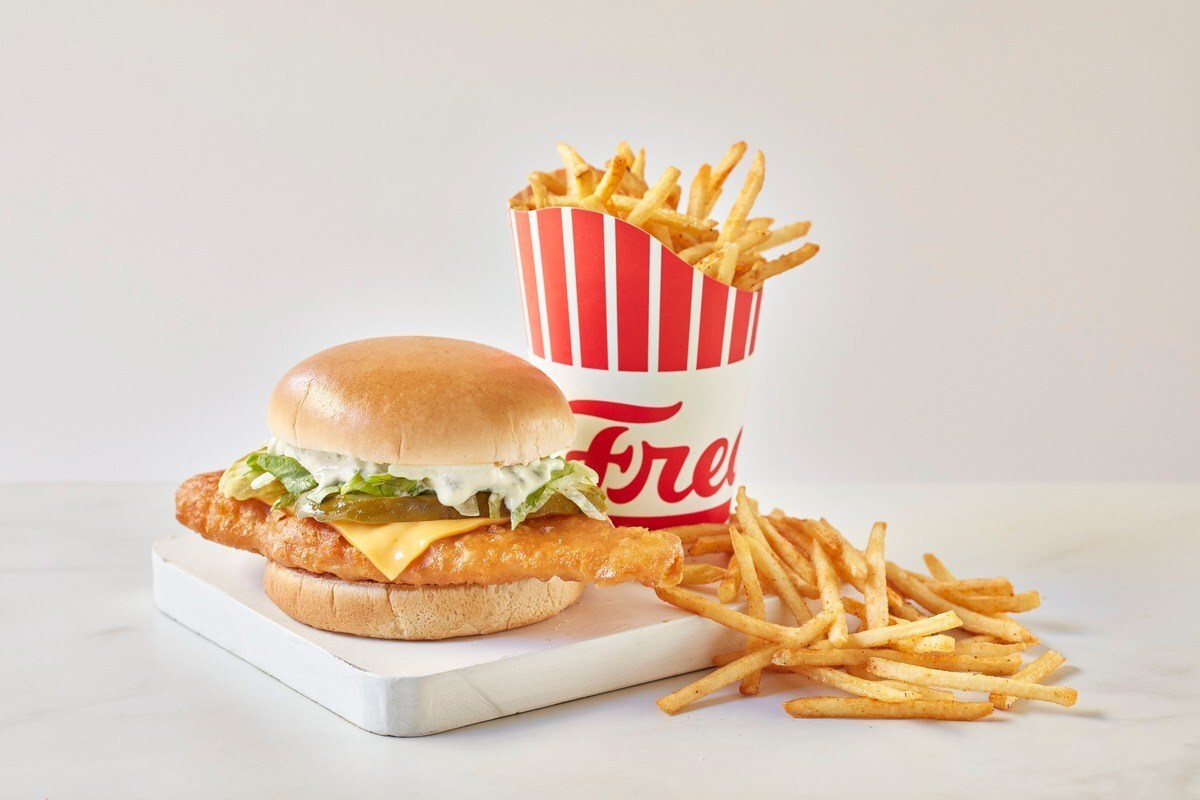 freddy’s-deluxe-crispy-fish-sandwich-now-available-for-a-limited-time