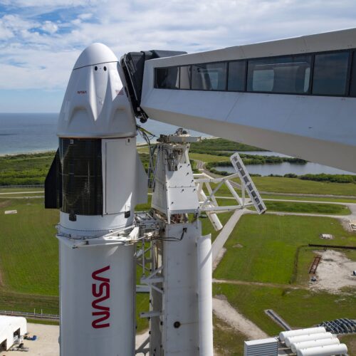 spacex-takes-down-dragon-crew-arm,-giving-starship-a-leg-up-in-florida