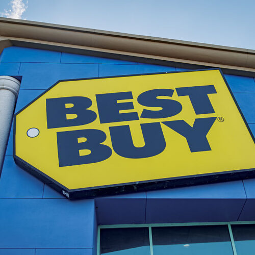 Best Buy worker used manager’s code to get 99% off MacBooks, cops say