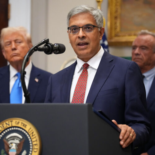 controversial-nih-director-now-in-charge-of-cdc,-too,-in-rfk-jr.-shake-up