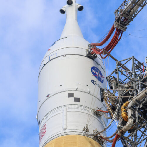 nasa-says-it-needs-to-haul-the-artemis-ii-rocket-back-to-the-hangar-for-repairs