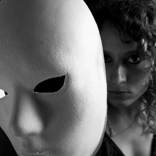 llms-can-unmask-pseudonymous-users-at-scale-with-surprising-accuracy