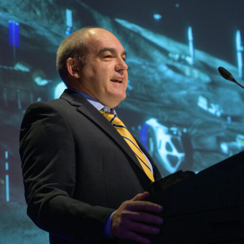 we-got-an-audience-with-the-“lunar-viceroy”-to-talk-how-nasa-will-build-a-moon-base