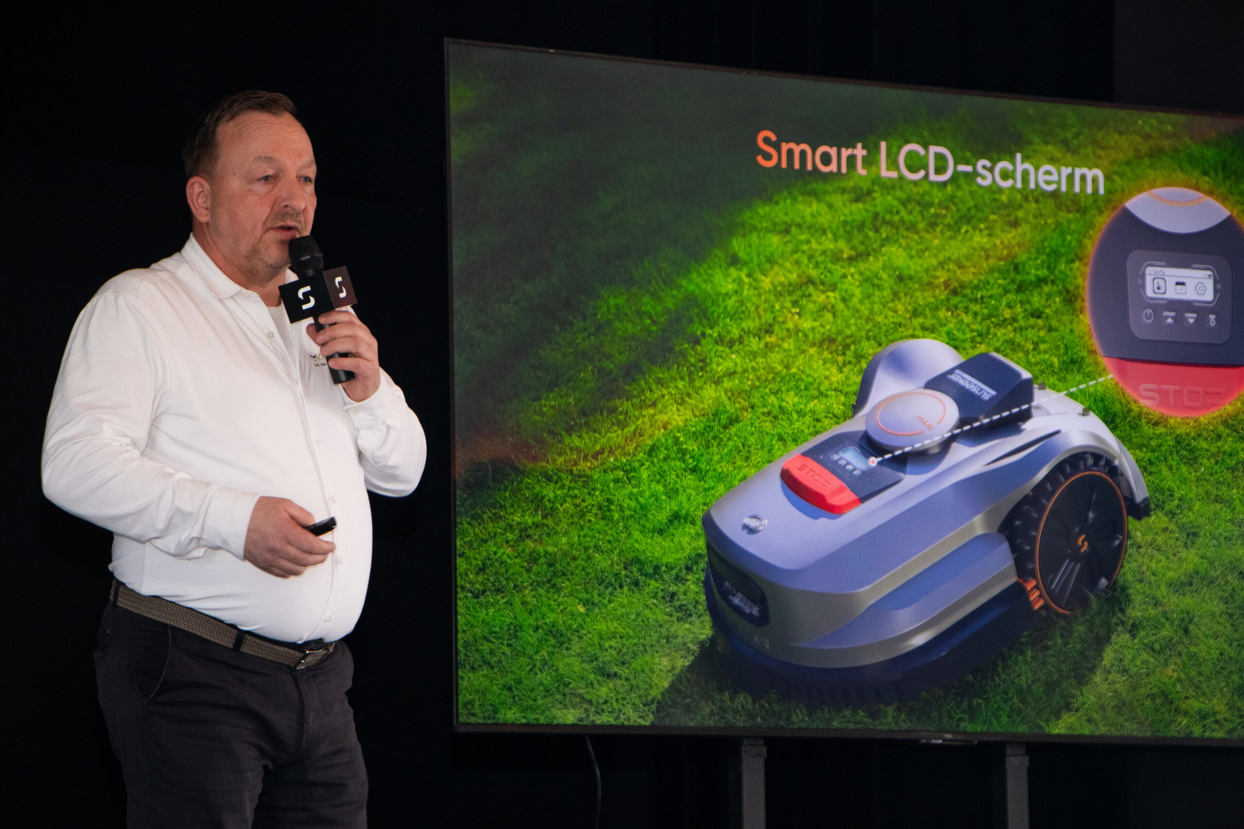 sunseeker-robotics-stelt-robotmaaiers-van-de-x-gen-2-reeks-voor-in-amsterdam-en-brengt-harmonie-in-de-tuin-tot-leven