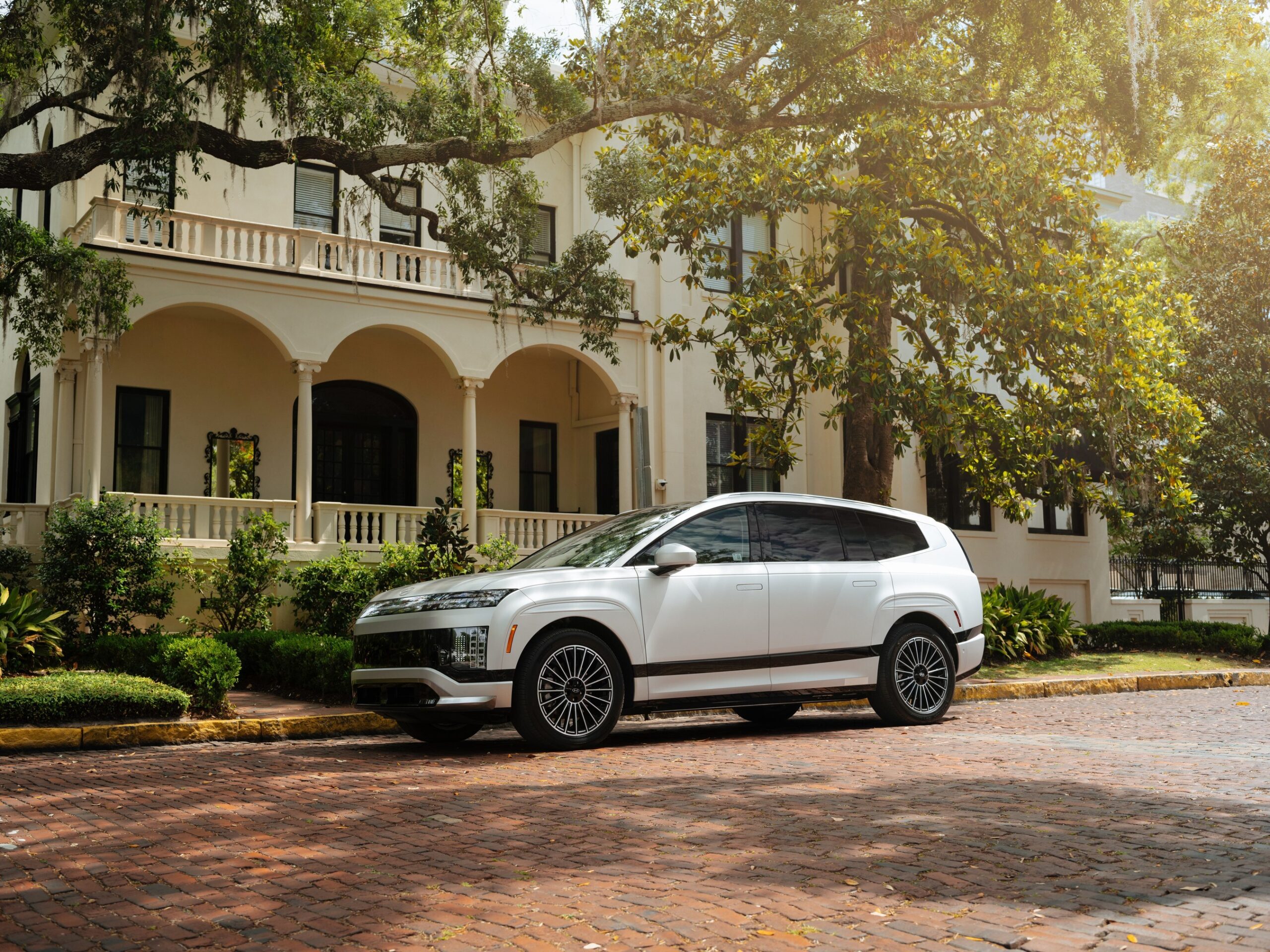 hyundai-motor-group-earns-16-iihs-2026-top-safety-awards