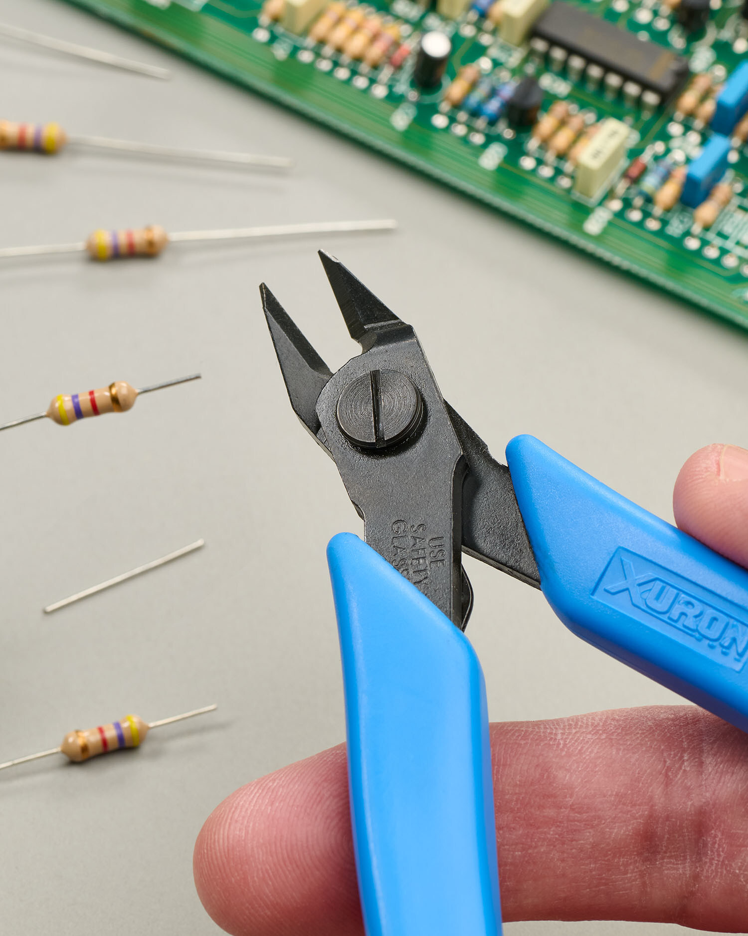 precision-wire-cutter-tapered-head-gets-into-tight-spaces