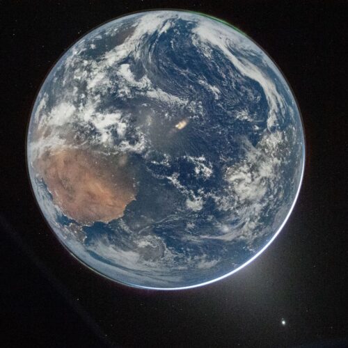 As Artemis II zooms to the Moon, everything seems to be going swimmingly