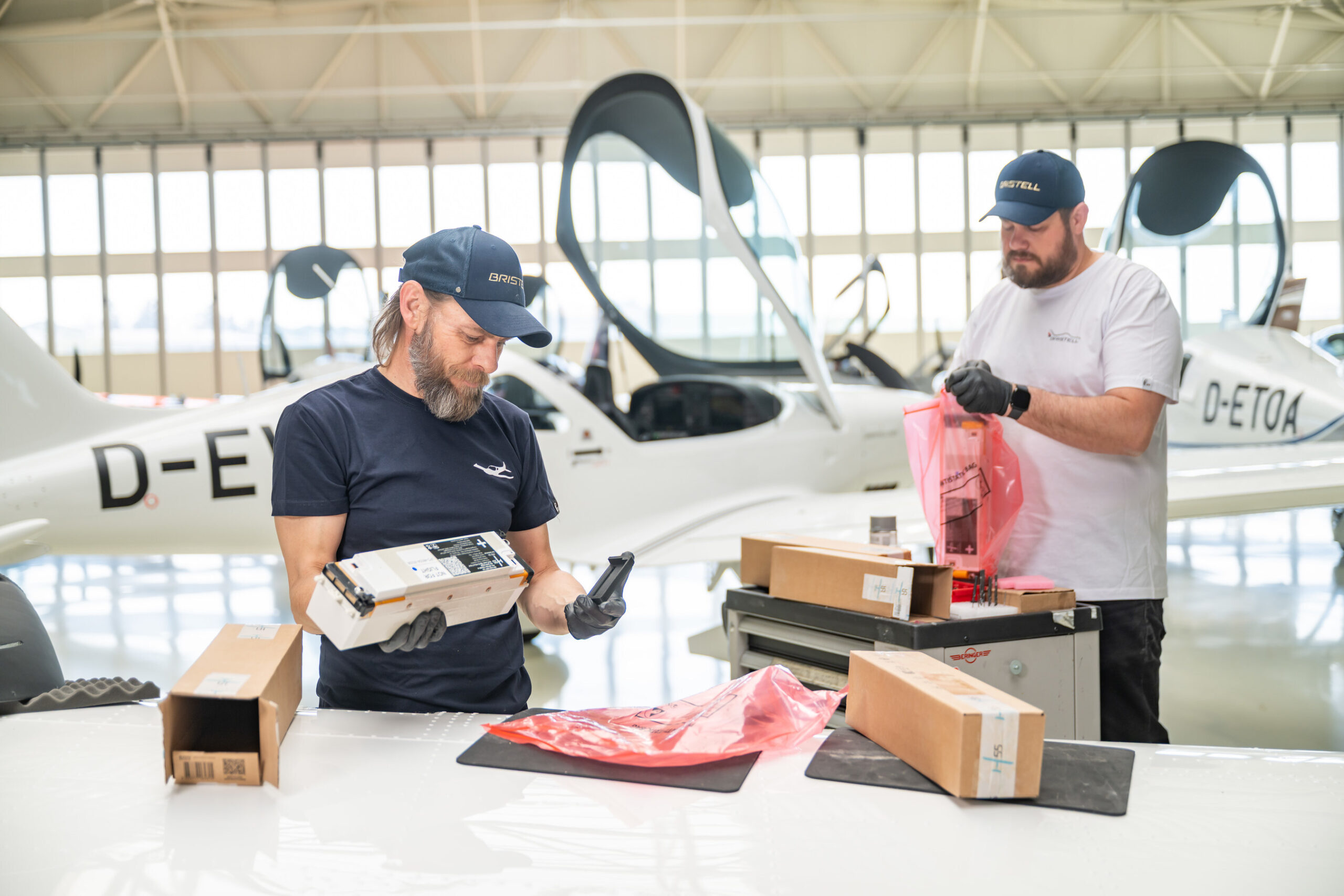 h55-liefert-erste-kommerzielle,-zertifizierbare-antriebsbatteriemodule-an-brmaero-fur-das-programm-„bristell-b23-energic”