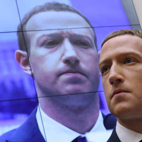 meta-spins-up-ai-version-of-mark-zuckerberg-to-engage-with-employees