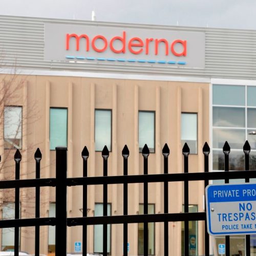 europe—not-us—first-to-authorize-moderna’s-combo-mrna-flu-covid-vaccine